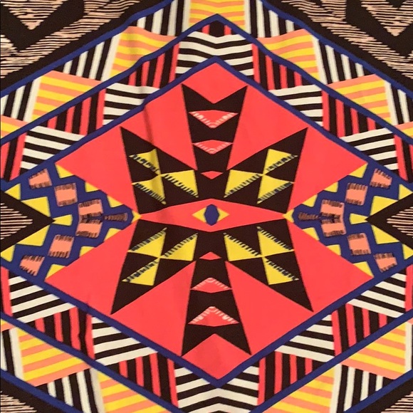 Aztec High-Low Tank Top - Picture 2 of 2